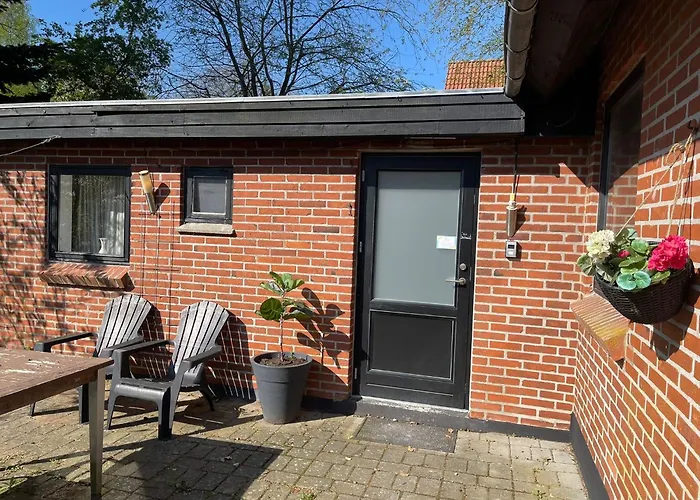 Сasa de vacaciones 5 Minute Walk To Lego House - Perfect Location - Studio With Private Entrance - Garden On Site